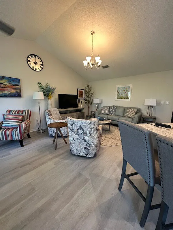 Building Photo - 441 Quail Forest Blvd #A401