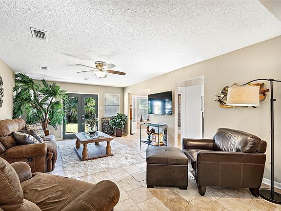 4th image of 3405 Meadowville Dr