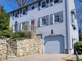 5 Briar Hill Rd, North Providence, RI 02904