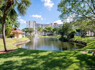 7041 Environ Blvd APT 129, Lauderhill, FL 33319