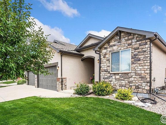 3rd image of 3625 Como Ct