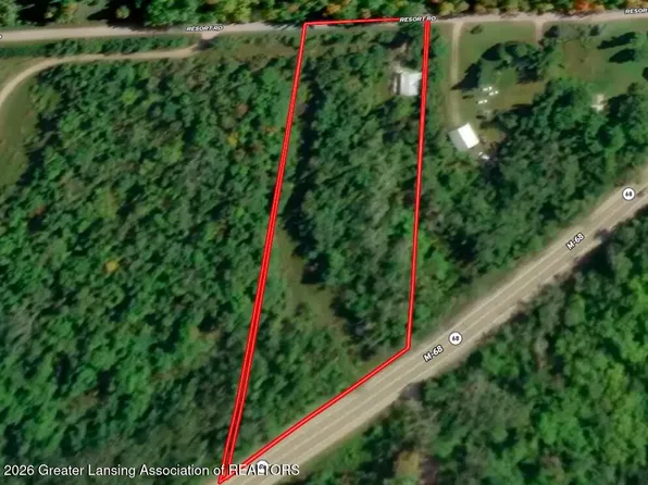 2760 Resort Rd, Alanson, MI 49706