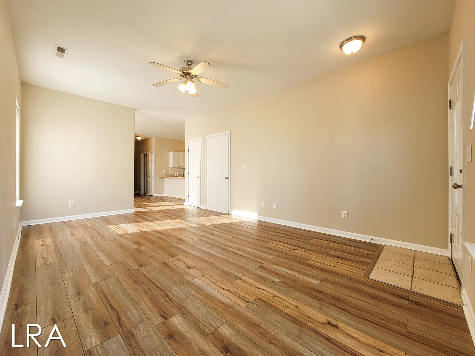 3 bed, 1200 sqft, $1,550 — Photo 3