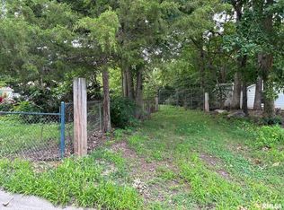 204 W Forest Ave, East Peoria, IL 61611