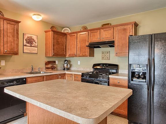 5th image of 31 Pembrooke Ln #L-0091