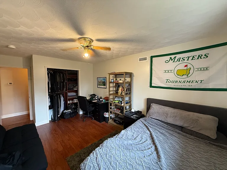 420 Osborne St — Photo 29