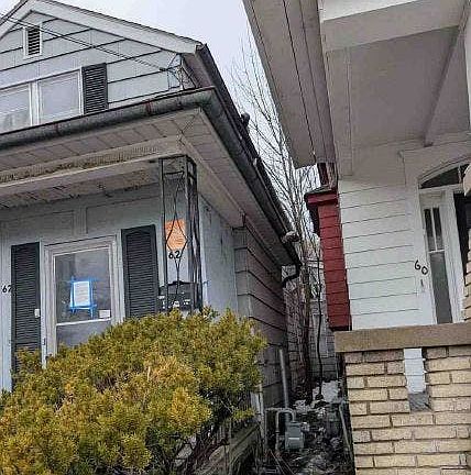 3rd image of 62 Congress St
