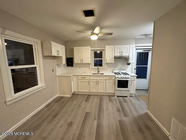 1 bed, 820 sqft, $2,100 — Photo 3
