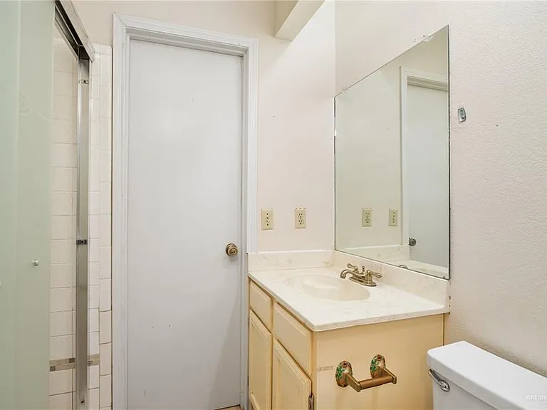 1511 Evergreen Ave — Photo 11
