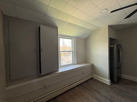 3rd image of 201 Eagle Rock Ave Floor 2
