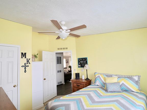 3rd image of 909 Eagle Ave