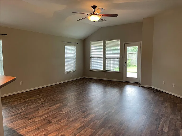 25011 Emporia Point Ct — Photo 6