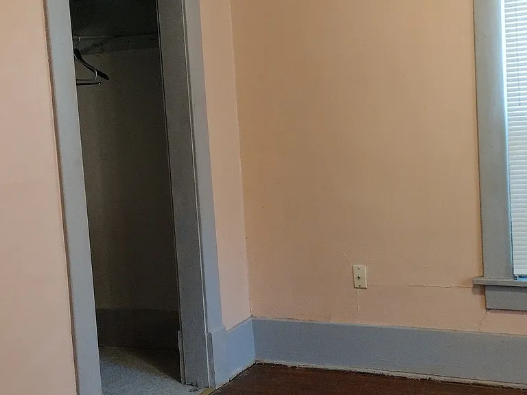 233 S Sedgwick St — Photo 13