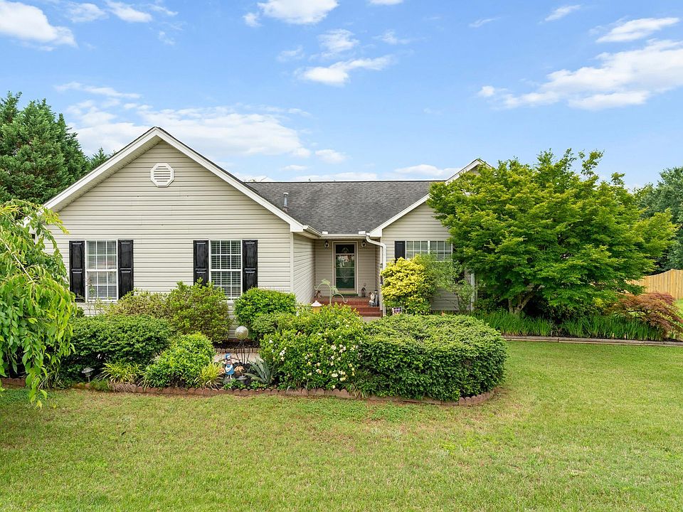 1st image of 5 Lillians Ln
