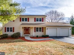 4511 Old Field Dr, Gainesville, VA 20155