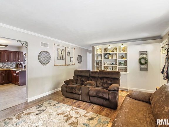 5th image of 1111 E Brookview Ln
