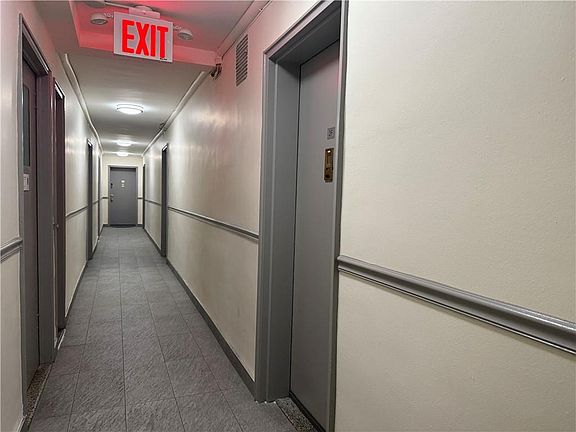 4th image of 2035 E 7th St APT 2F