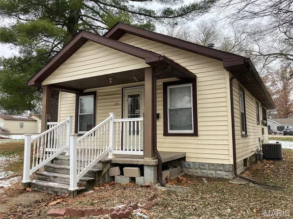 231 Washington St, Carlyle, IL 62231