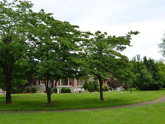 5th image of 23 Canterbury Dr