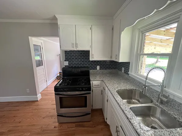 38 Green Acres Dr, Ware Shoals, SC 29692