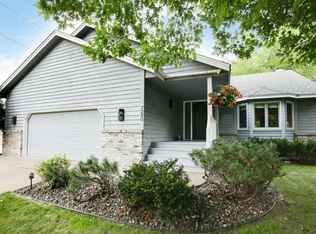 7290 Sunnyslope Dr N, Maple Grove, MN 55311
