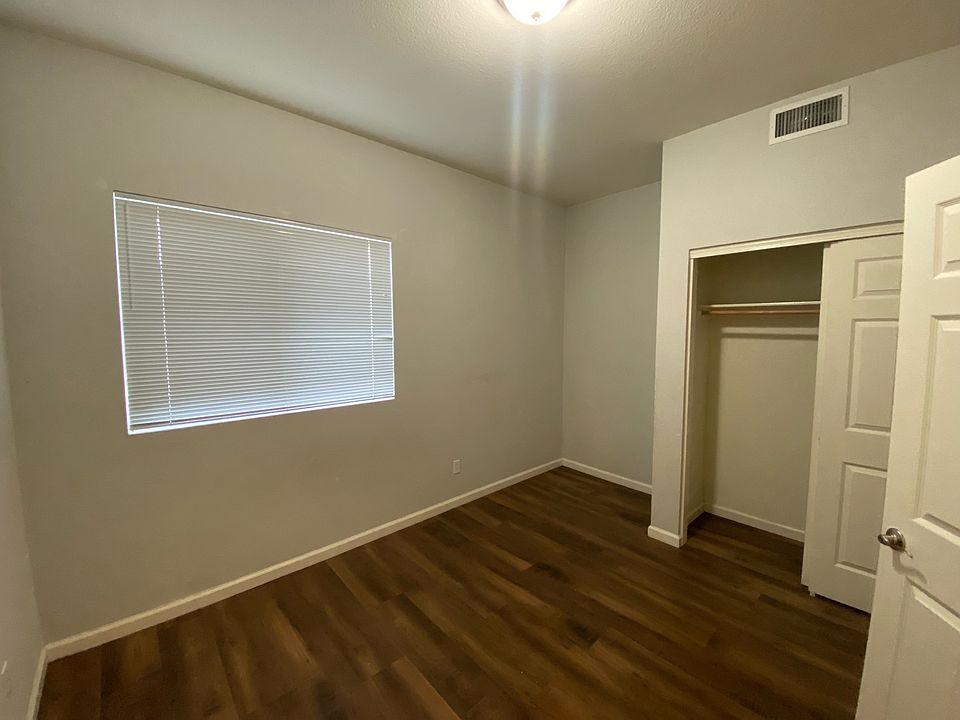 1st image of 530 Linda Kay Ct #1