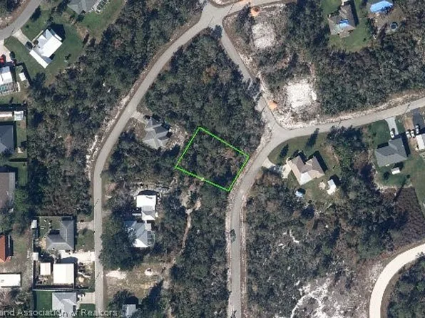 437 Hoover Ave NE, Lake Placid, FL 33852