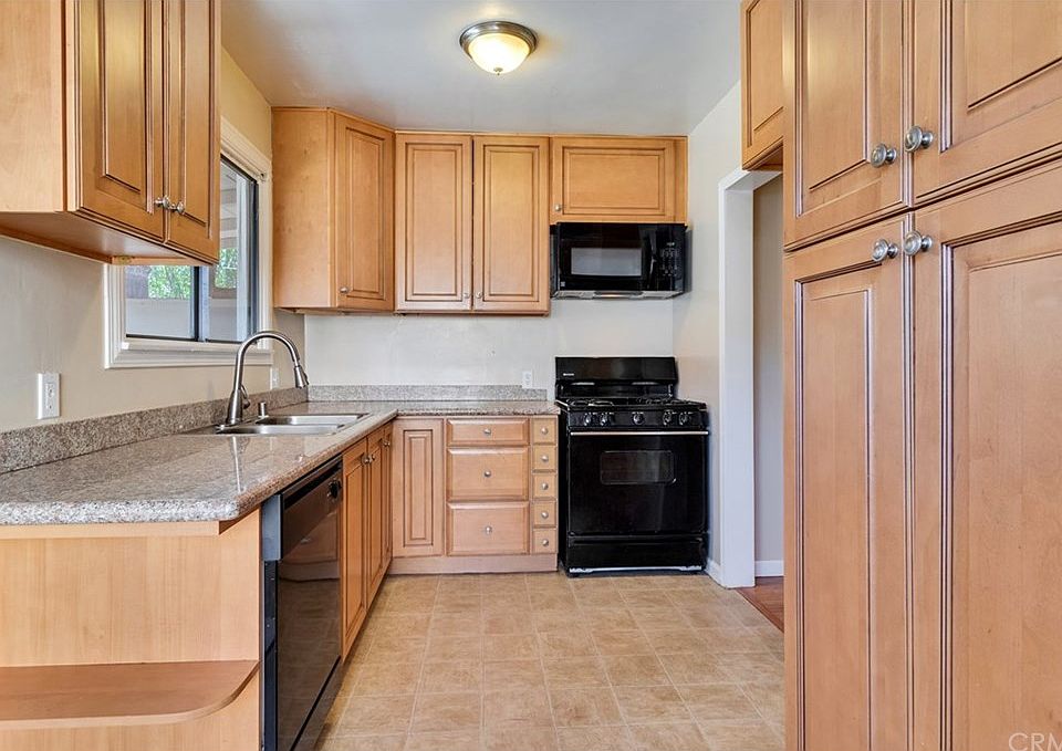 1st image of 3315 N Stoddard Ave