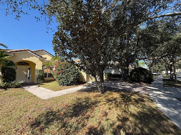 1351 Glenwick Dr — Photo 5