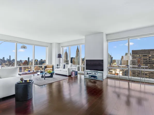 845 United Nations Plaza image 1 of 15