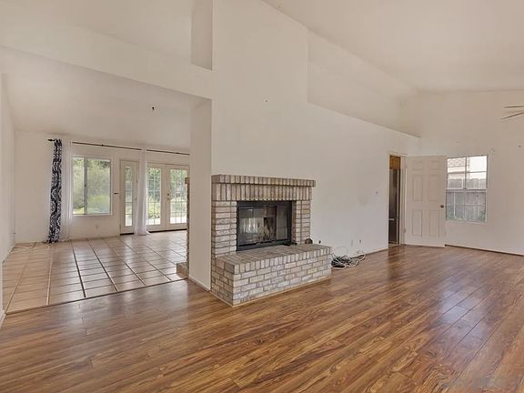 4th image of 459 Sunridge Dr