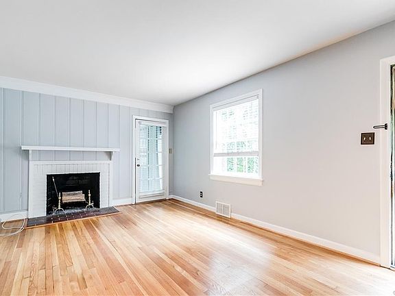 5th image of 7807 Hillview Ave