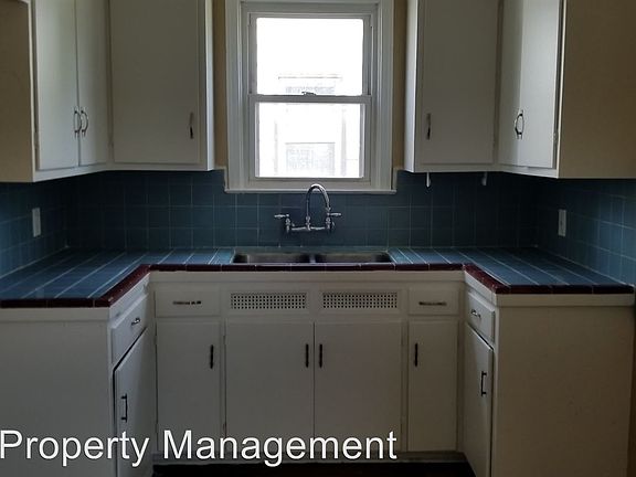 4th image of 21210 Beechwood Ave