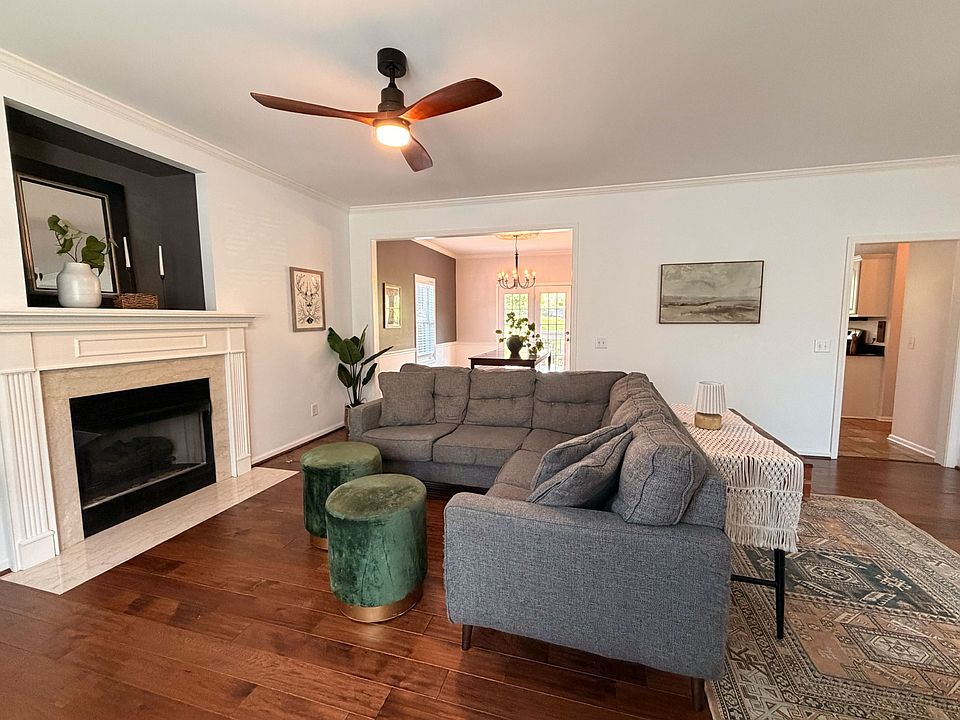 2nd image of 2131 Maricourt St