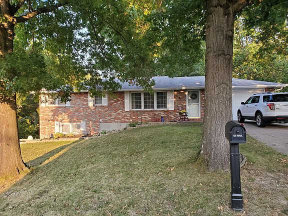 SINGLE CAR GARAGE, TWO CAR DRIVEWAY