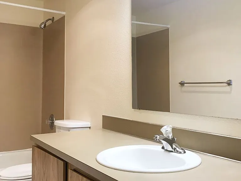 The Shannon Apartments — Photo 27