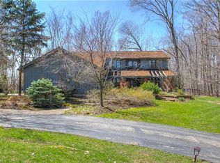 7856 Low Ridge Ln, Mentor, OH 44060