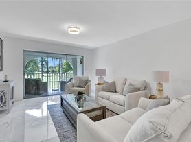 1055 Forest Lakes Dr