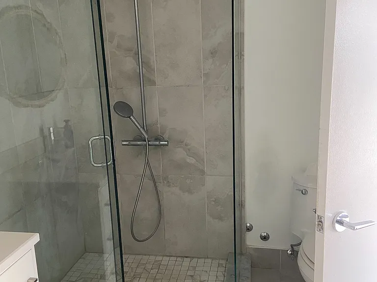 77 Avenue Rd #401 — Photo 24