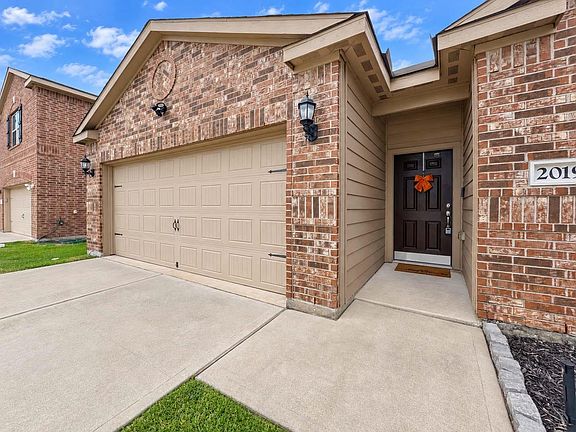 3rd image of 2019 Heath Ridge Ln