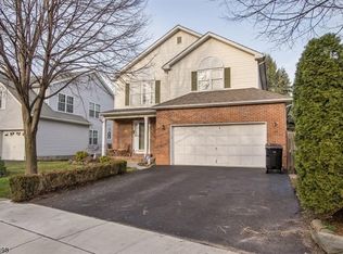 754 Livingston Ct, Paramus, NJ 07652