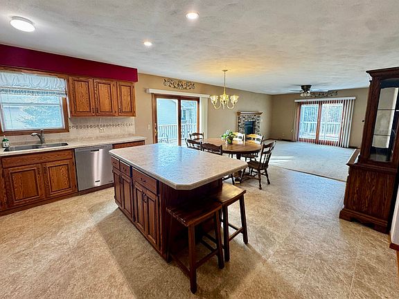 4th image of 4029 Bordeaux Dr