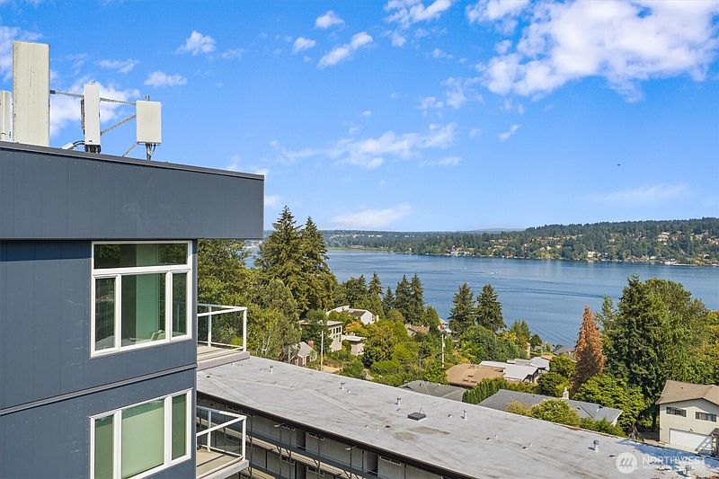 3rd image of 15020 Bothell Way NE #605