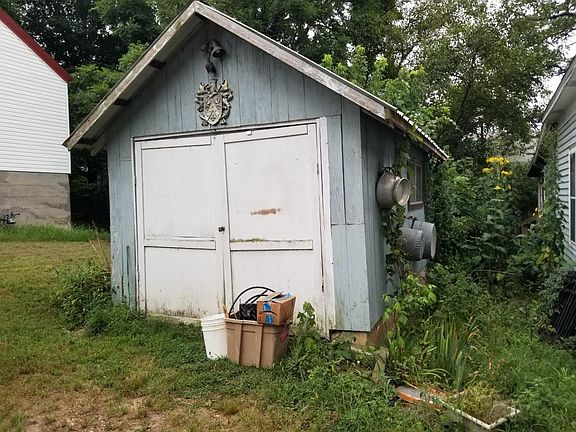 2nd image of 206 Apple St