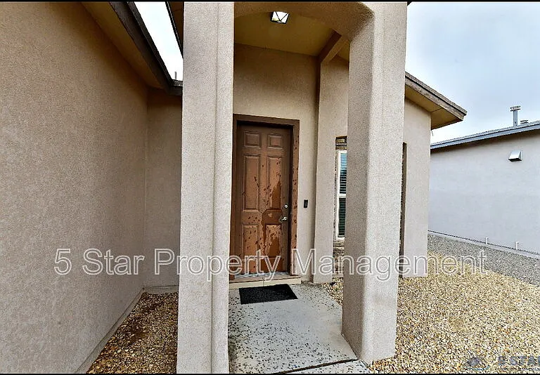 1908 William Caples St — Photo 5