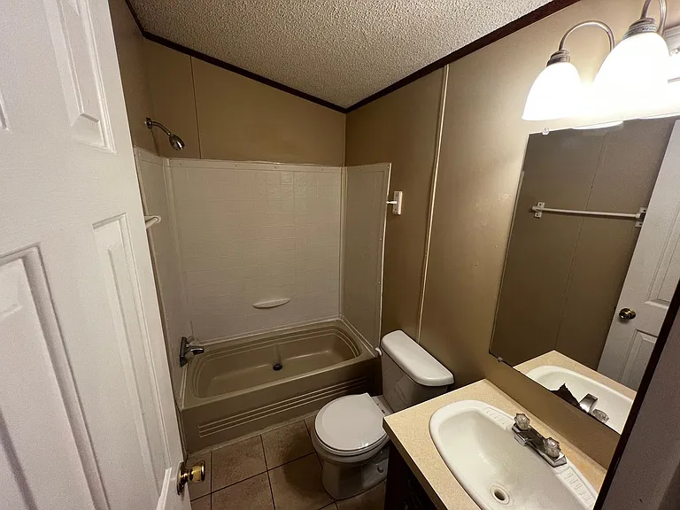 3900 Weston St — Photo 13