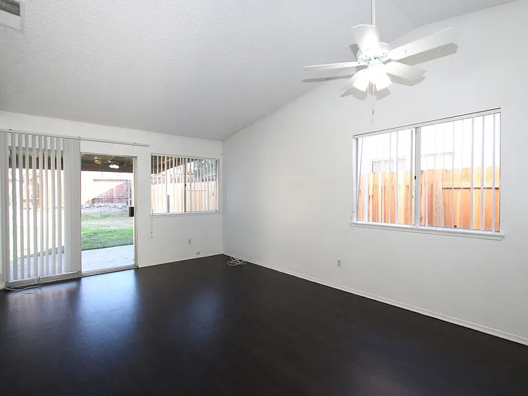 836 Cisco St — Photo 10