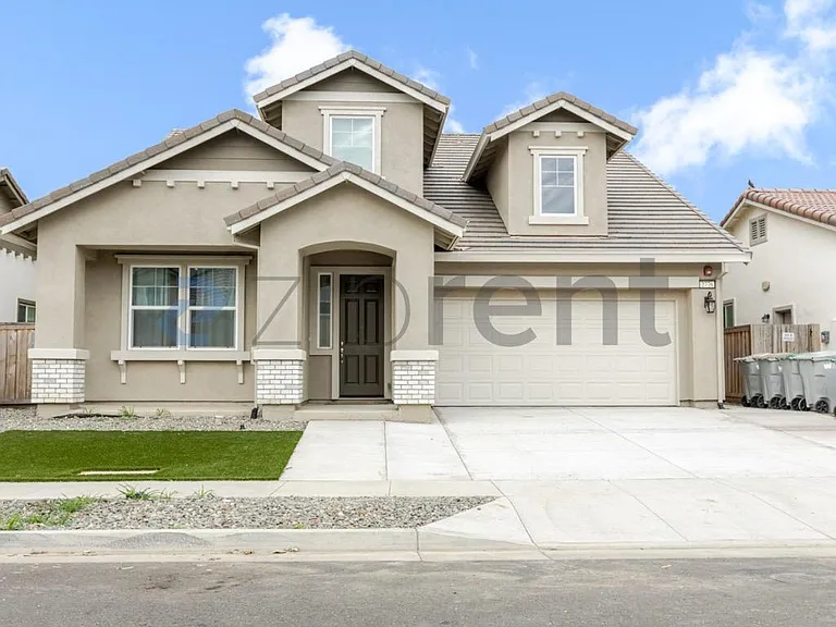 2776 Elderberry St — Photo 1