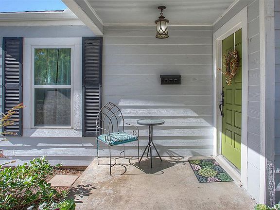 4th image of 2624 Ryan Ave
