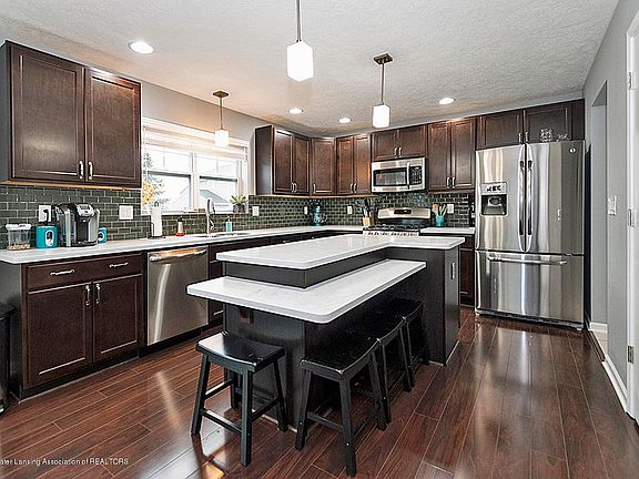 658 Puffin Place Kitchen 2